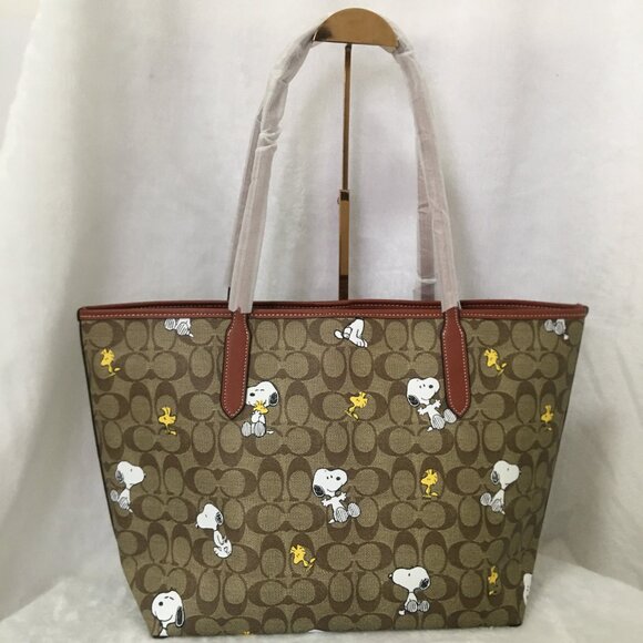 NWT COACH Peanuts Snoopy Tote bag! - Picture 3 of 14
